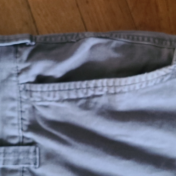 Rusty cargo shorts - Picture 3 of 10